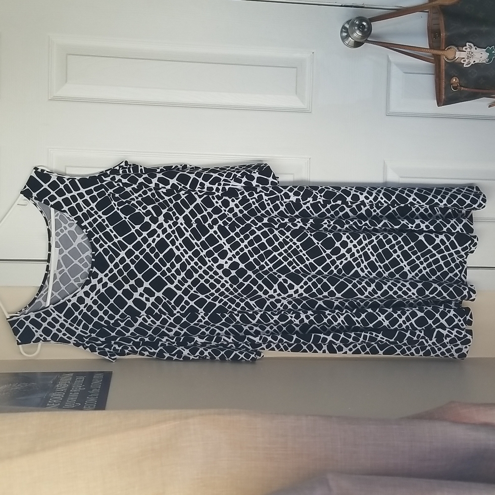 Susan graver cold shoulder print dress size large